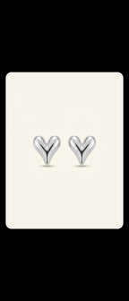 Heart Stud Earrings in silver – Hooré