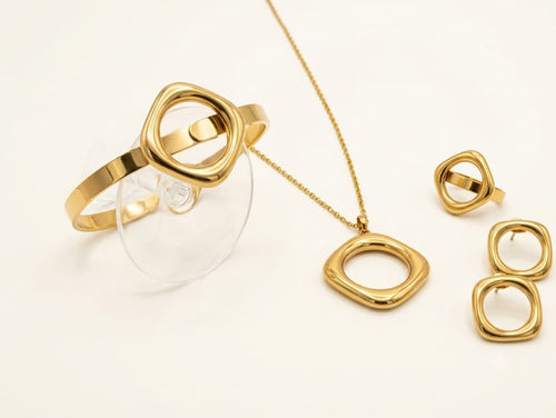 Wavy Circle Ring & Necklace Set